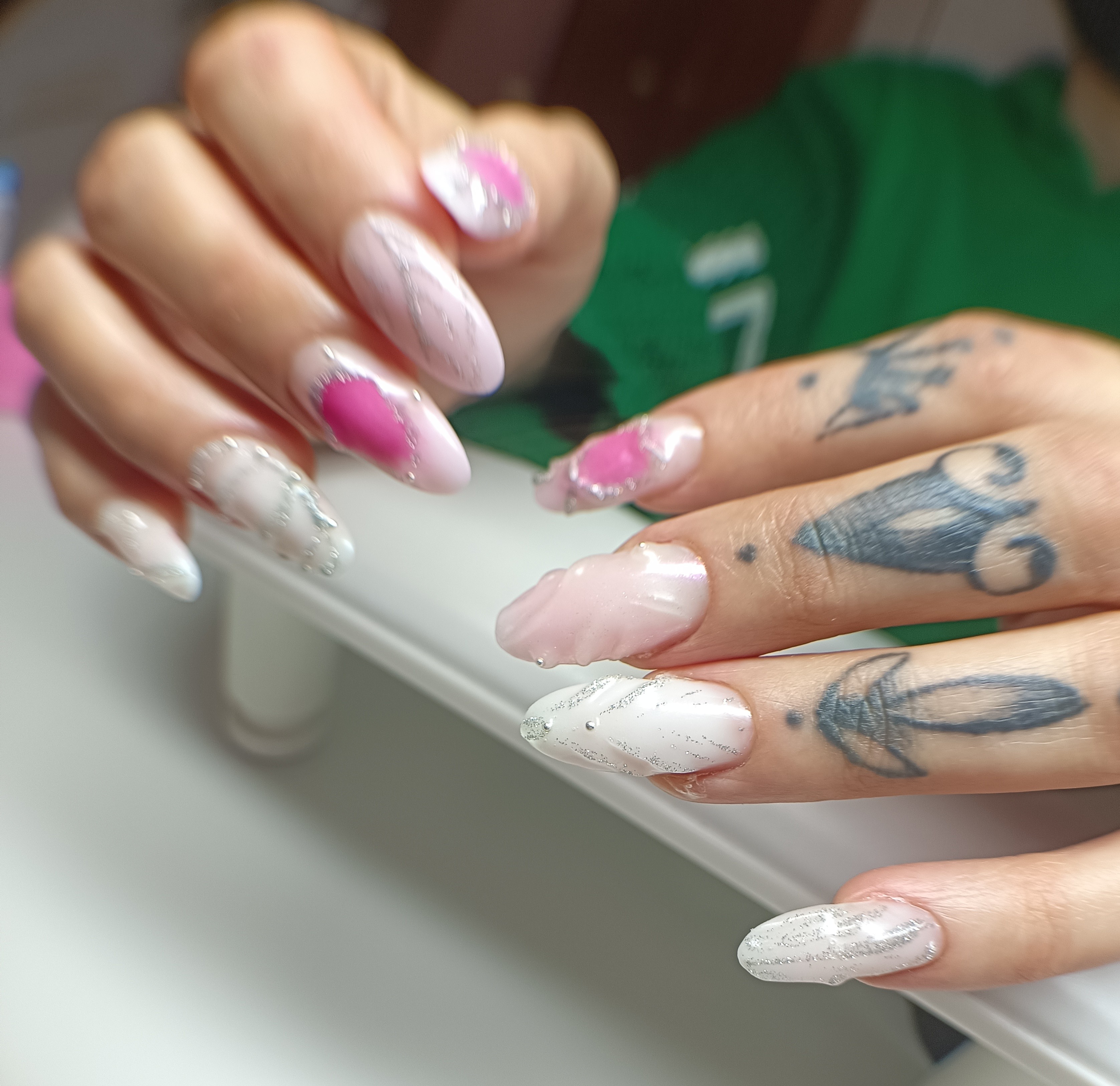 Wzmocnienie naturalnej płytki żelem (od 3 cm i powyżej) + wyrównanie płytki